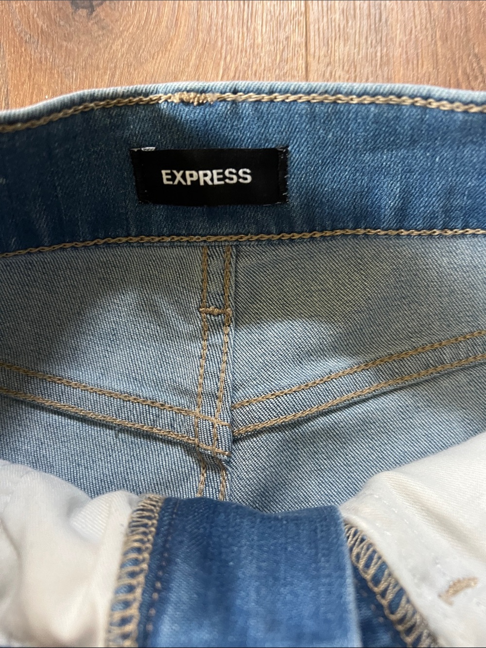 Express Skinny Mid Rise - Picture 3 of 4